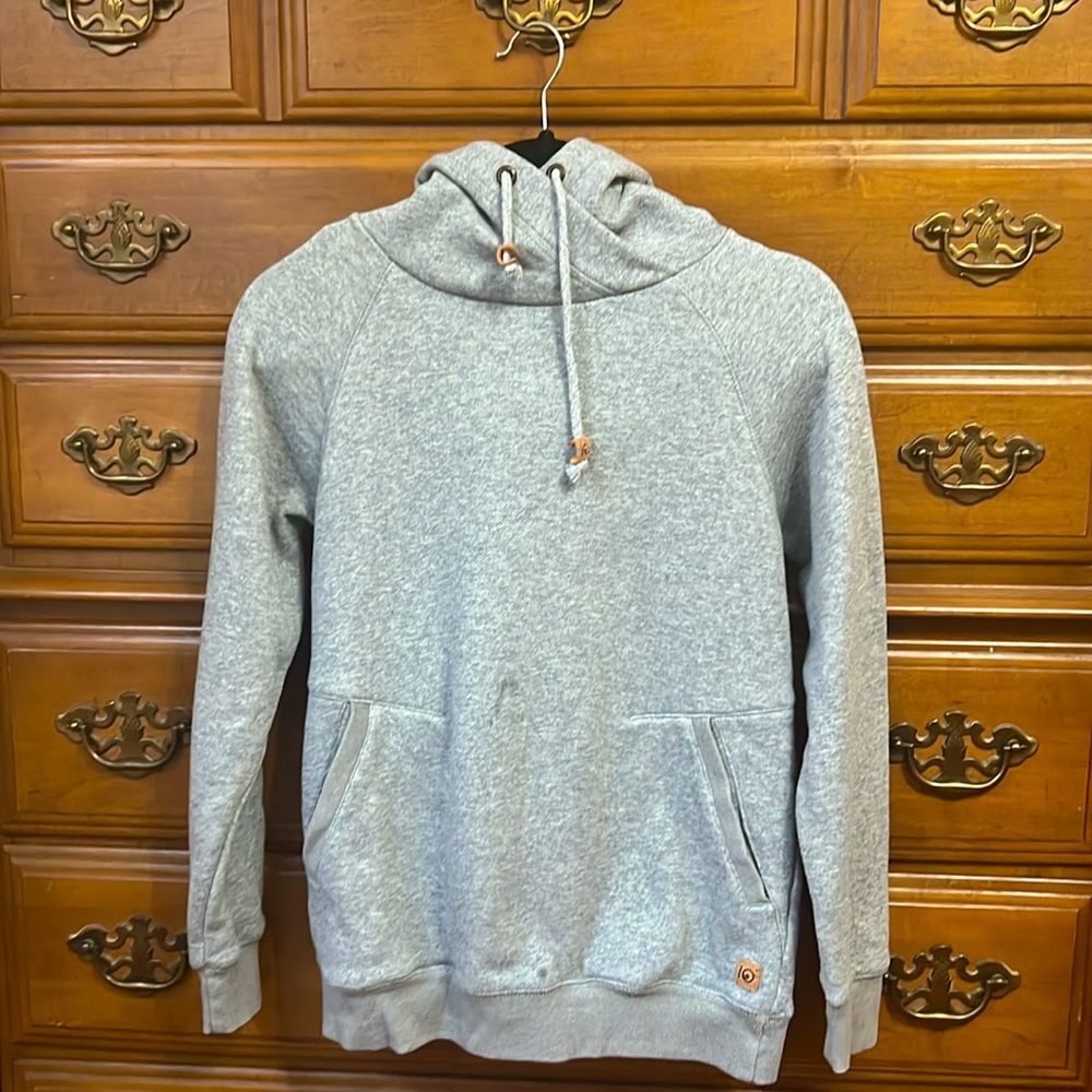 Tentree Hooded Sweater - Gray. Sustainable brand.